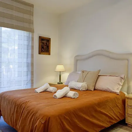 Sleeps 8 Apartment *